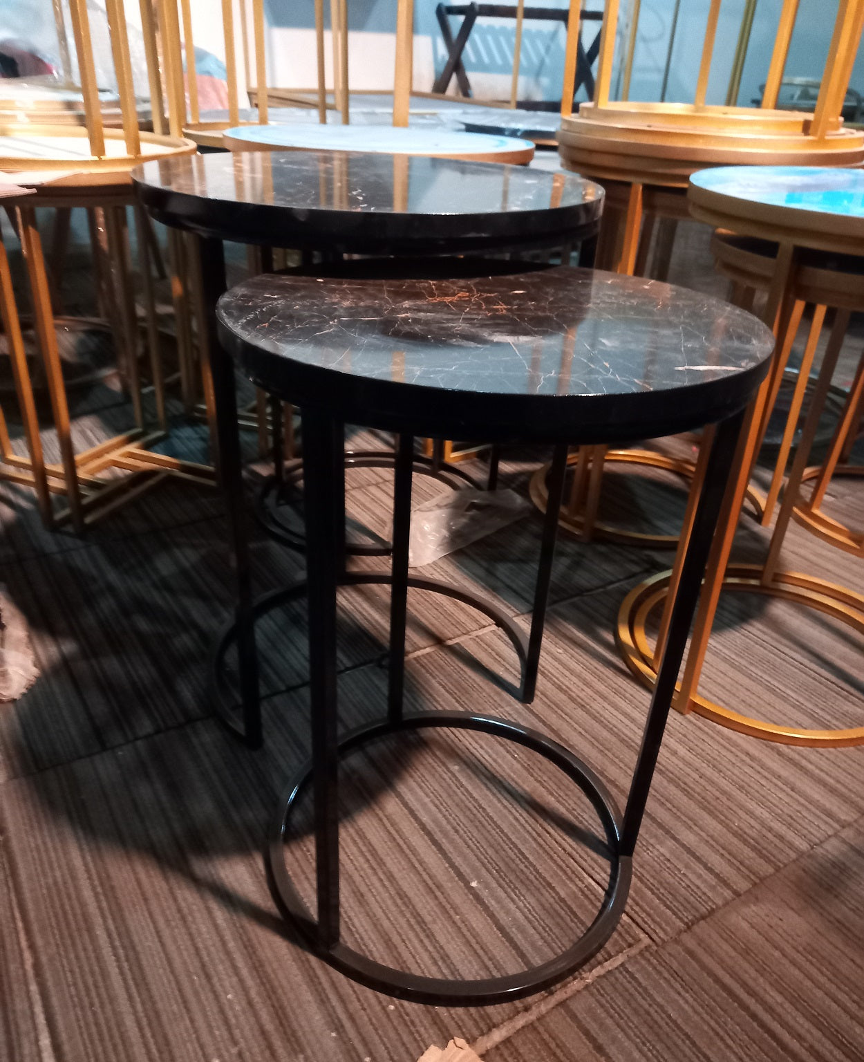 2 Pieces Round Table Set 18 and 16 top size