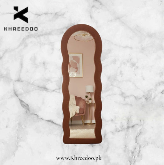 Round Wave Full-Length Standing Mirror – Bouclé Upholstered Frame